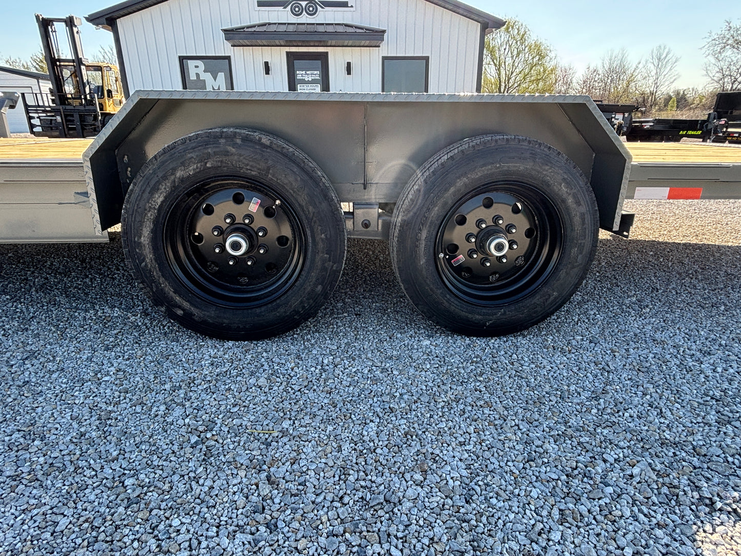 2025 Ozark 22' 16K HD Tilt Trailer