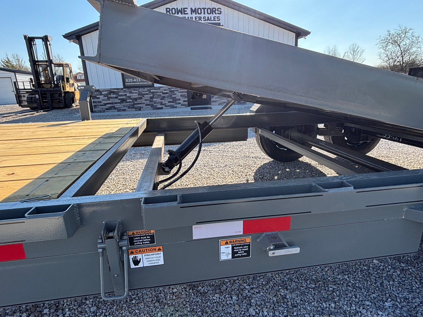 2025 Ozark 22' 16K HD Tilt Trailer