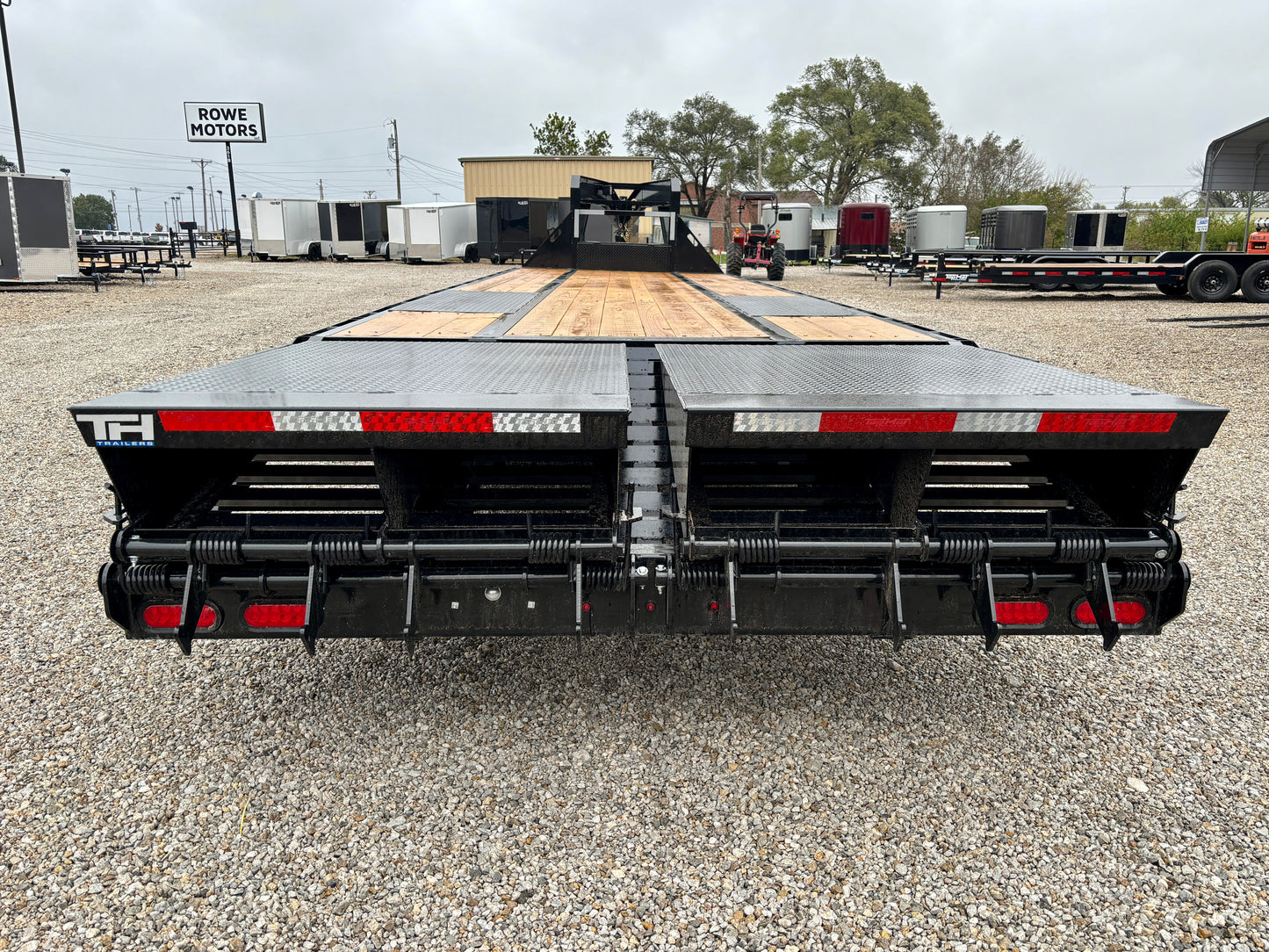2026 Top Hat 32' 24K Gooseneck Flatbed Trailer