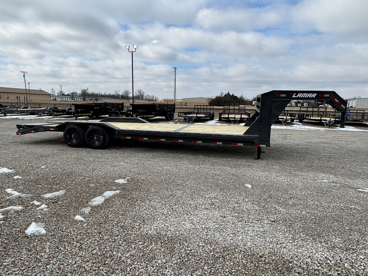 2026 Lamar 102" x 28' 14k Gooseneck Drive Over Fender Equipment Trailer