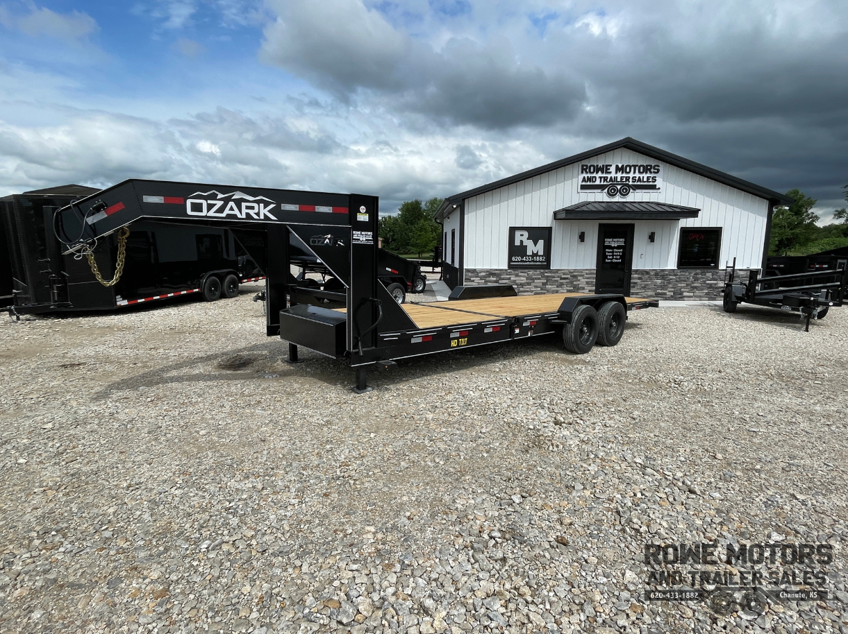 2025 Ozark 24' 16K Gooseneck HD Tilt Trailer Black