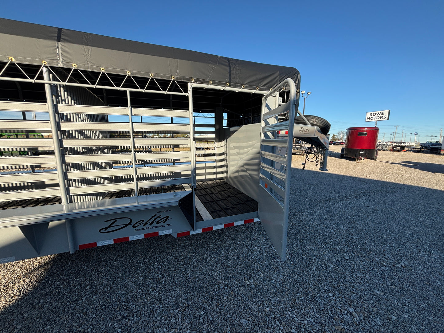 2025 Delta 24' 600 Cattleman Bar Top Stock Trailer