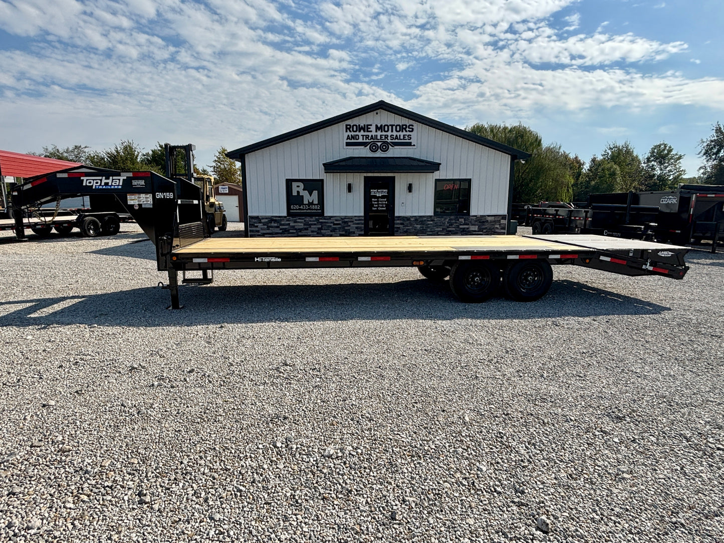 2026 Top Hat 30' 15.9K Gooseneck Flatbed Trailer