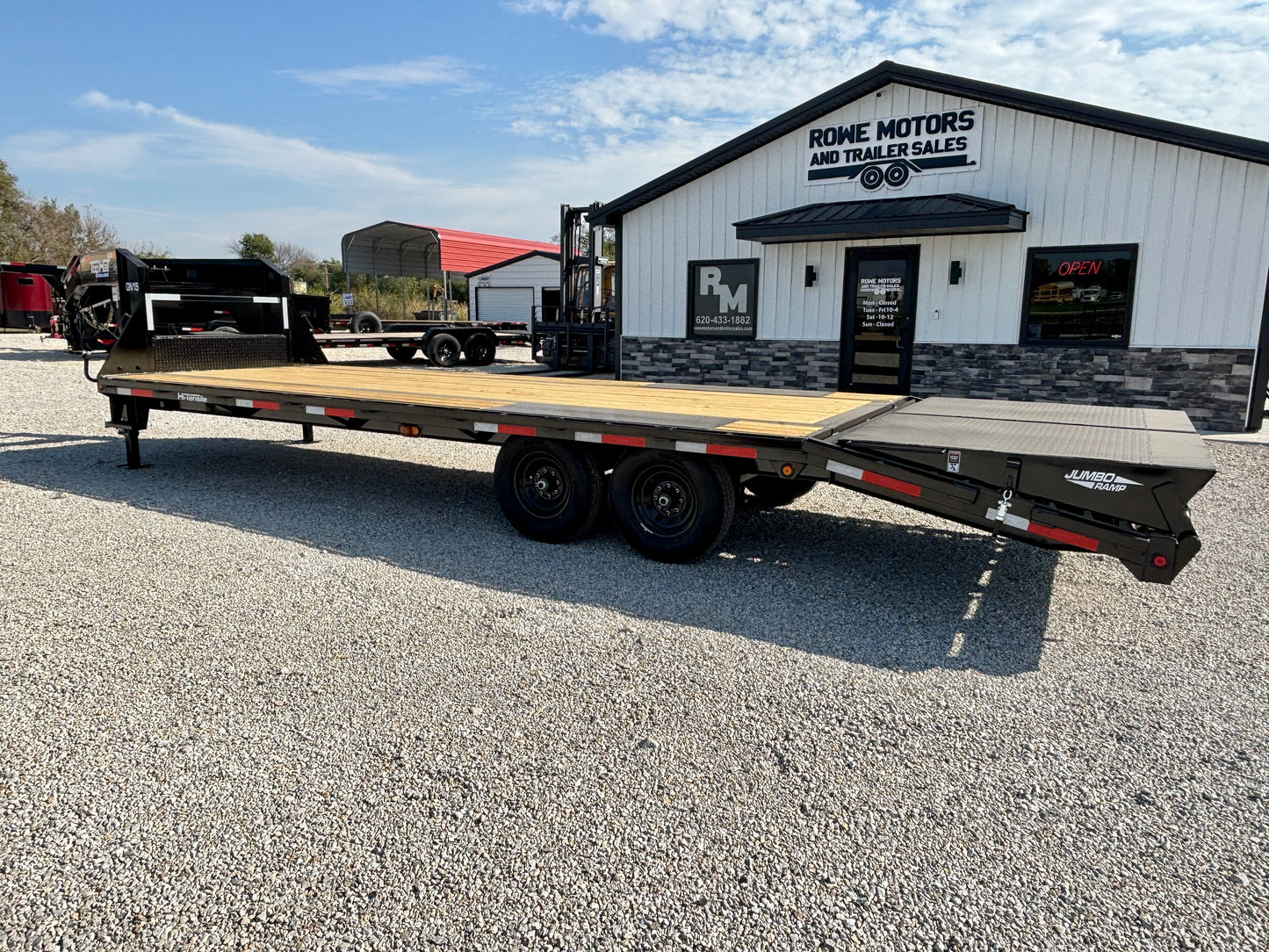 2026 Top Hat 30' 15.9K Gooseneck Flatbed Trailer