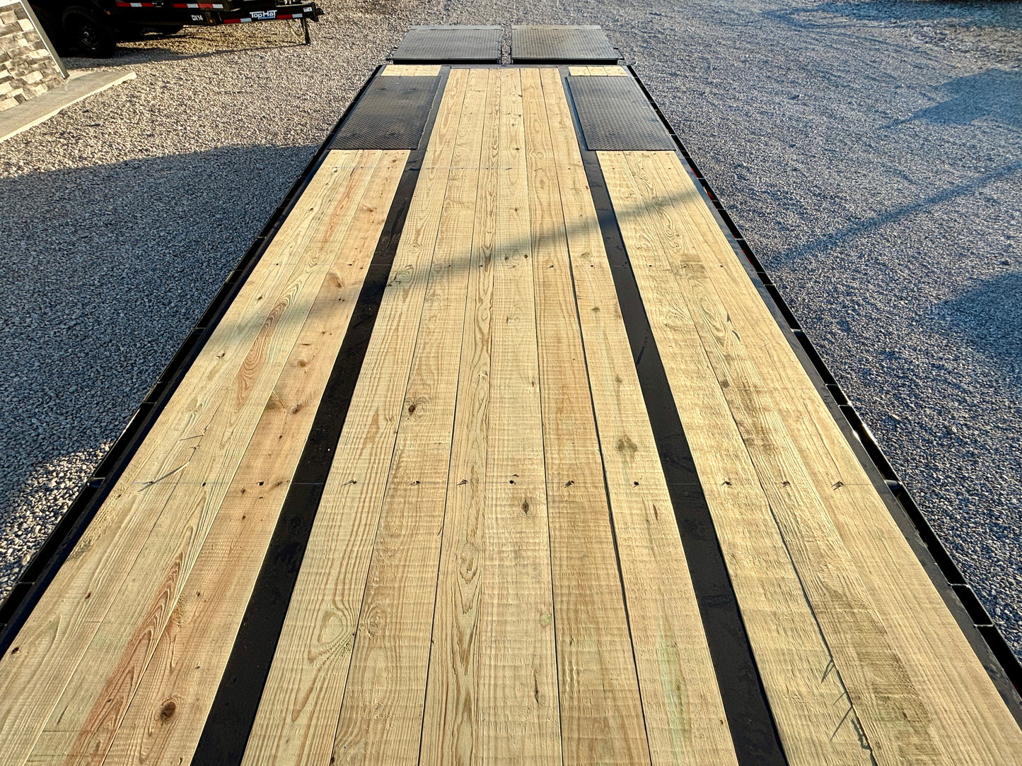 2026 Top Hat 25' 24K Gooseneck Flatbed Trailer