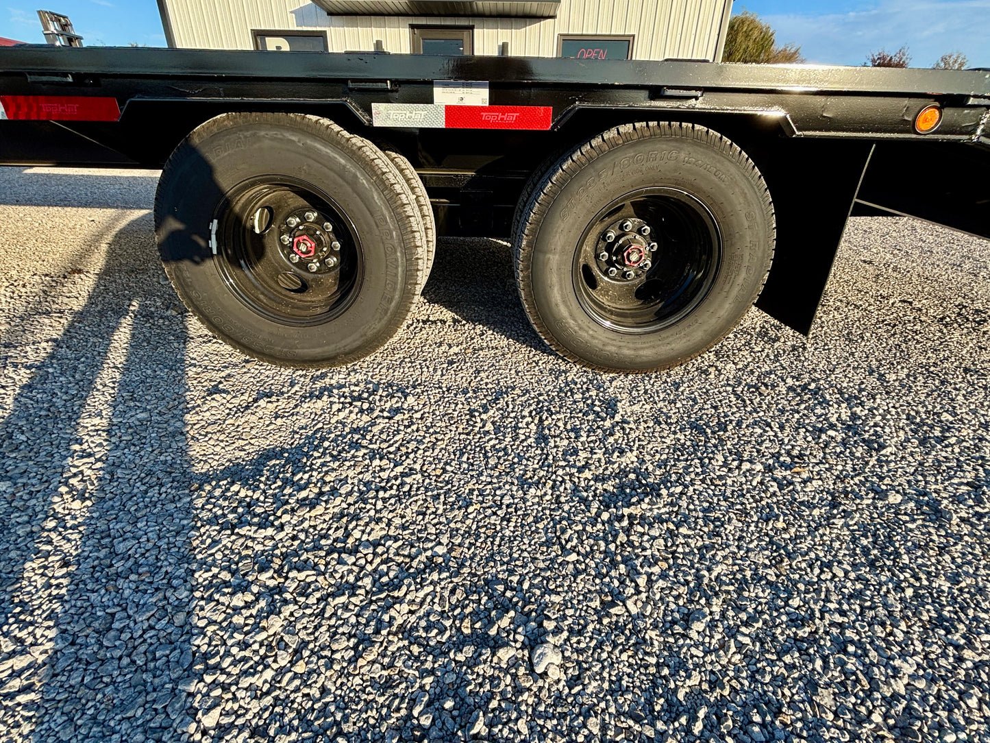 2026 Top Hat 25' 24K Gooseneck Flatbed Trailer