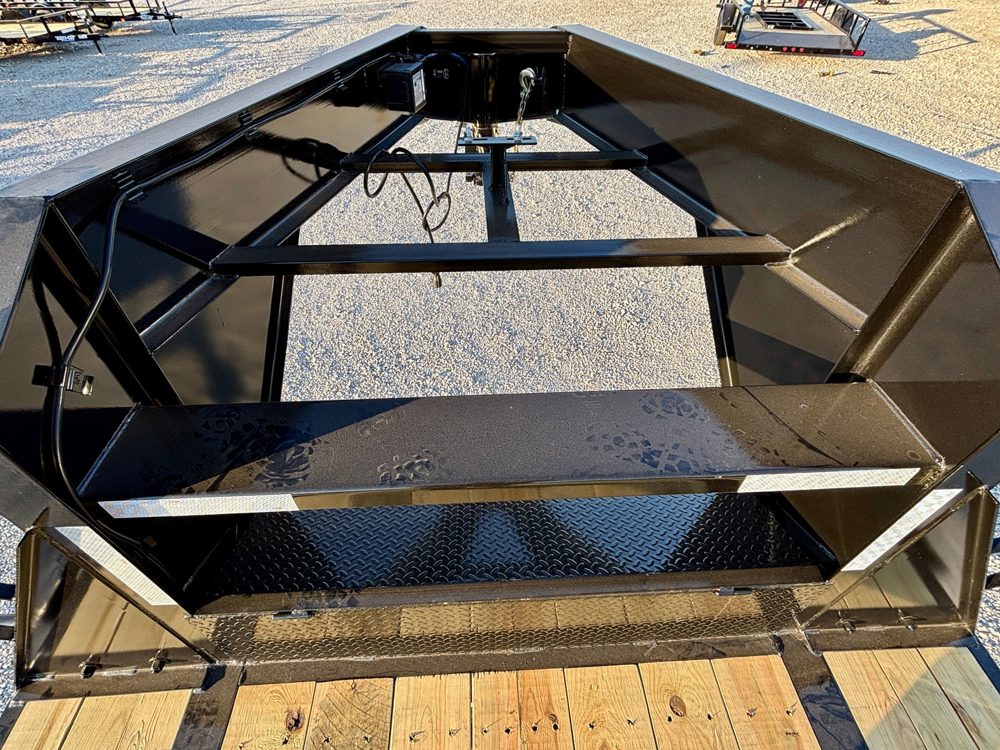 2026 Top Hat 32' 15.9K Gooseneck Flatbed Trailer