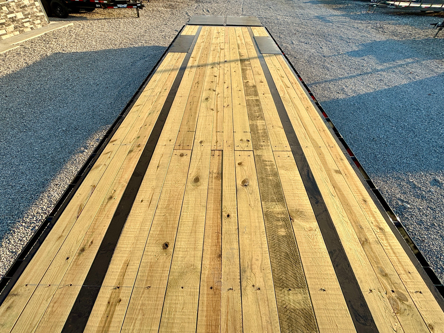 2026 Top Hat 32' 15.9K Gooseneck Flatbed Trailer