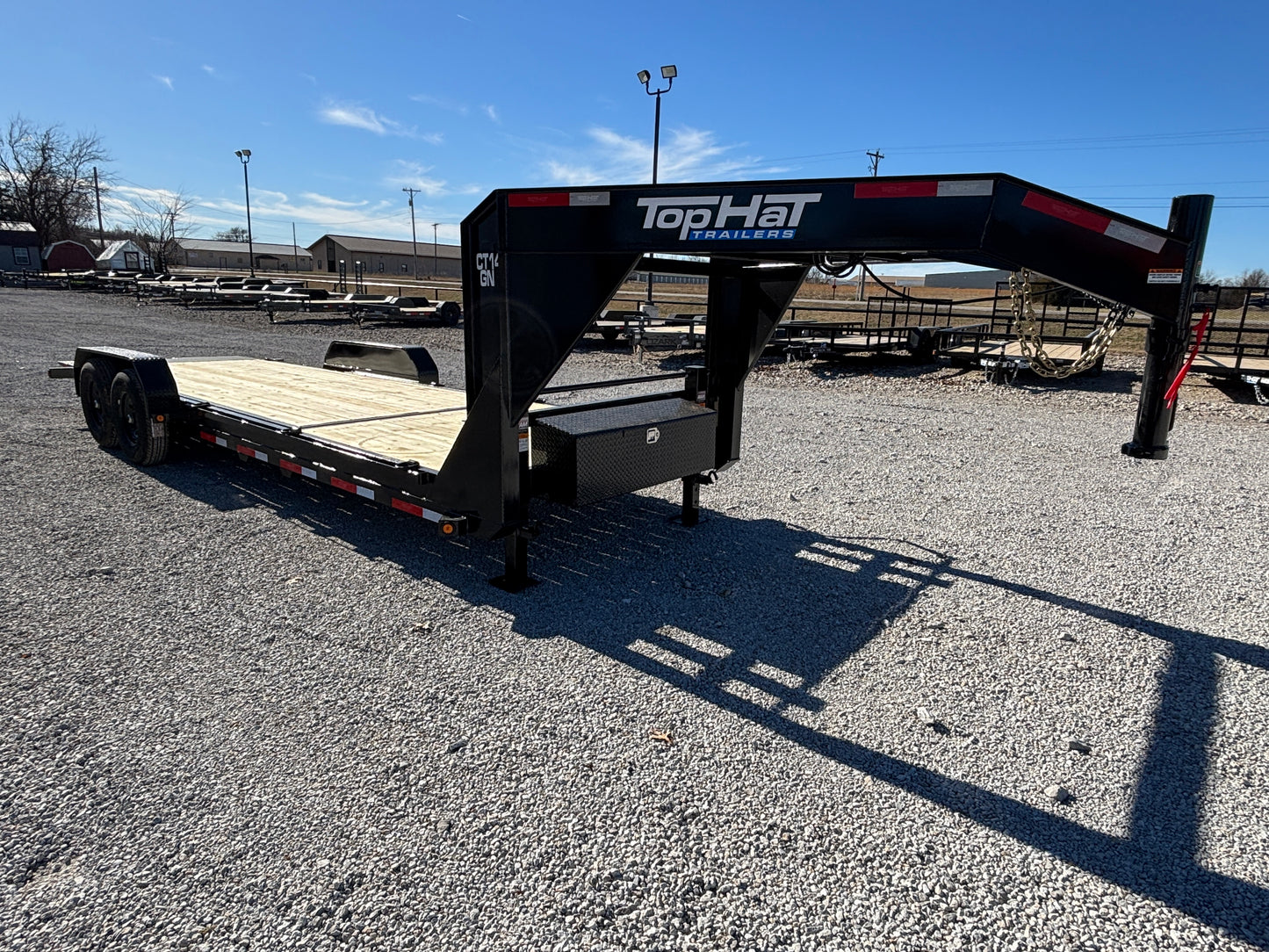 2026 Top Hat 24' 14K Gooseneck Tilt Trailer *Black*
