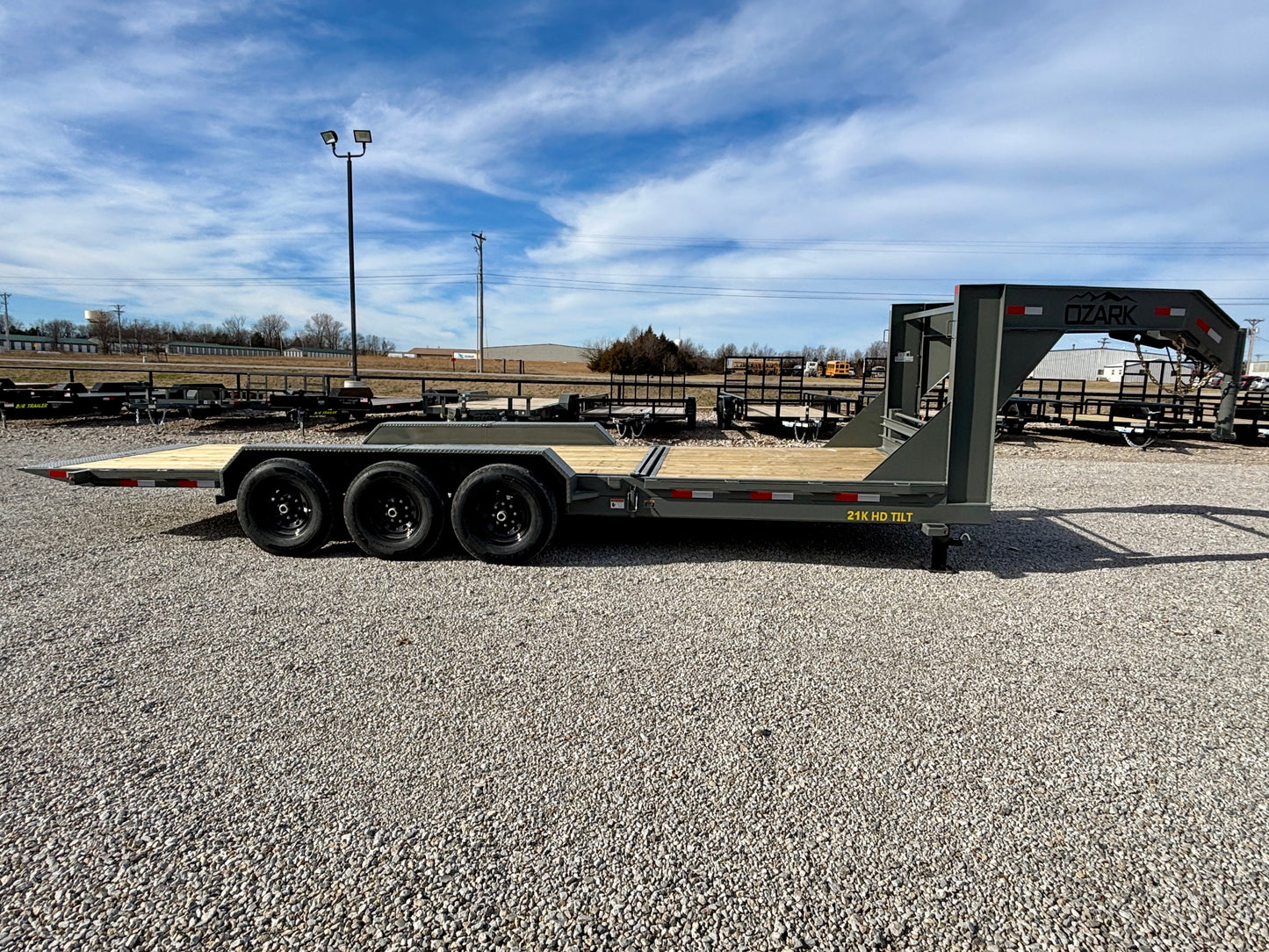 2026 Ozark 24' 21K Gooseneck Tilt Trailer