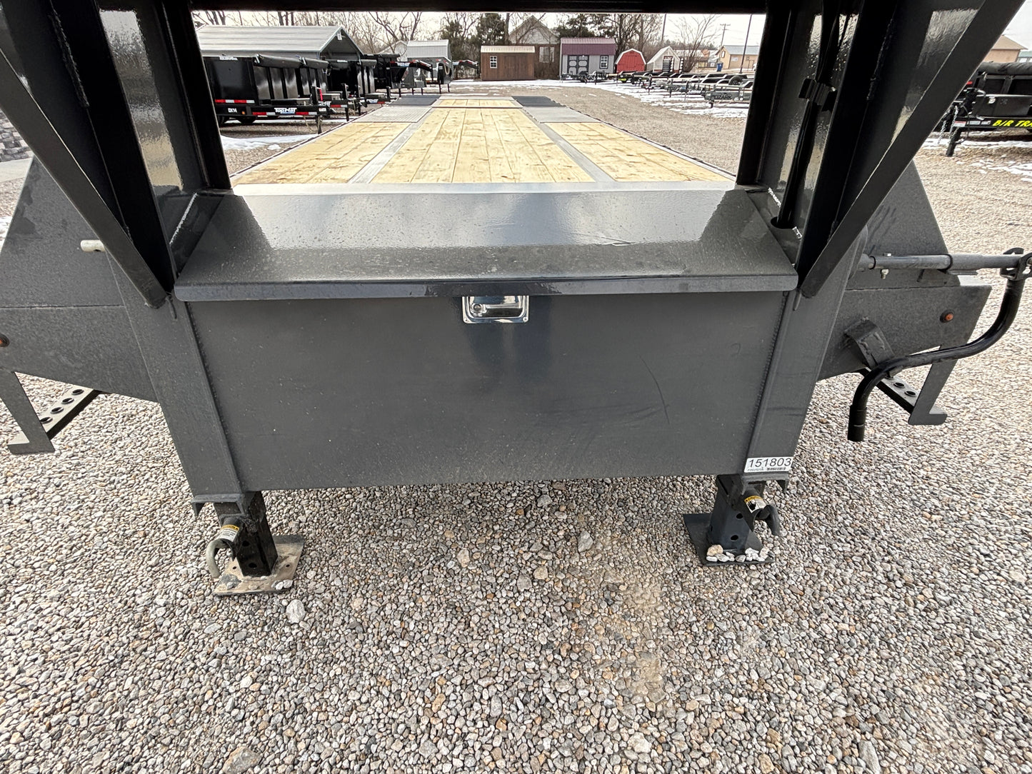 2026 Lamar 32' 25K Gooseneck Flatbed Hydraulic Dovetail Trailer