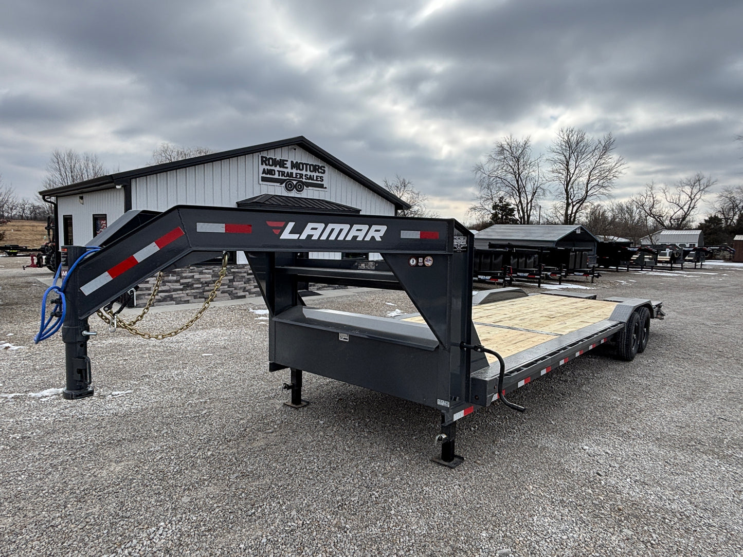2026 Lamar 102" x 28' 14k Gooseneck Drive Over Fender Equipment Trailer