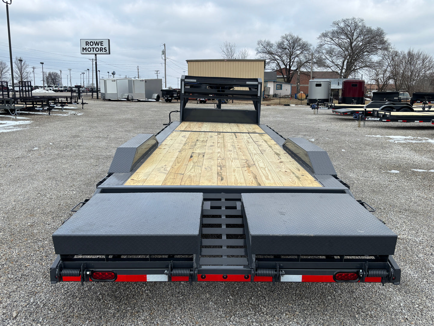 2026 Lamar 102" x 28' 14k Gooseneck Drive Over Fender Equipment Trailer
