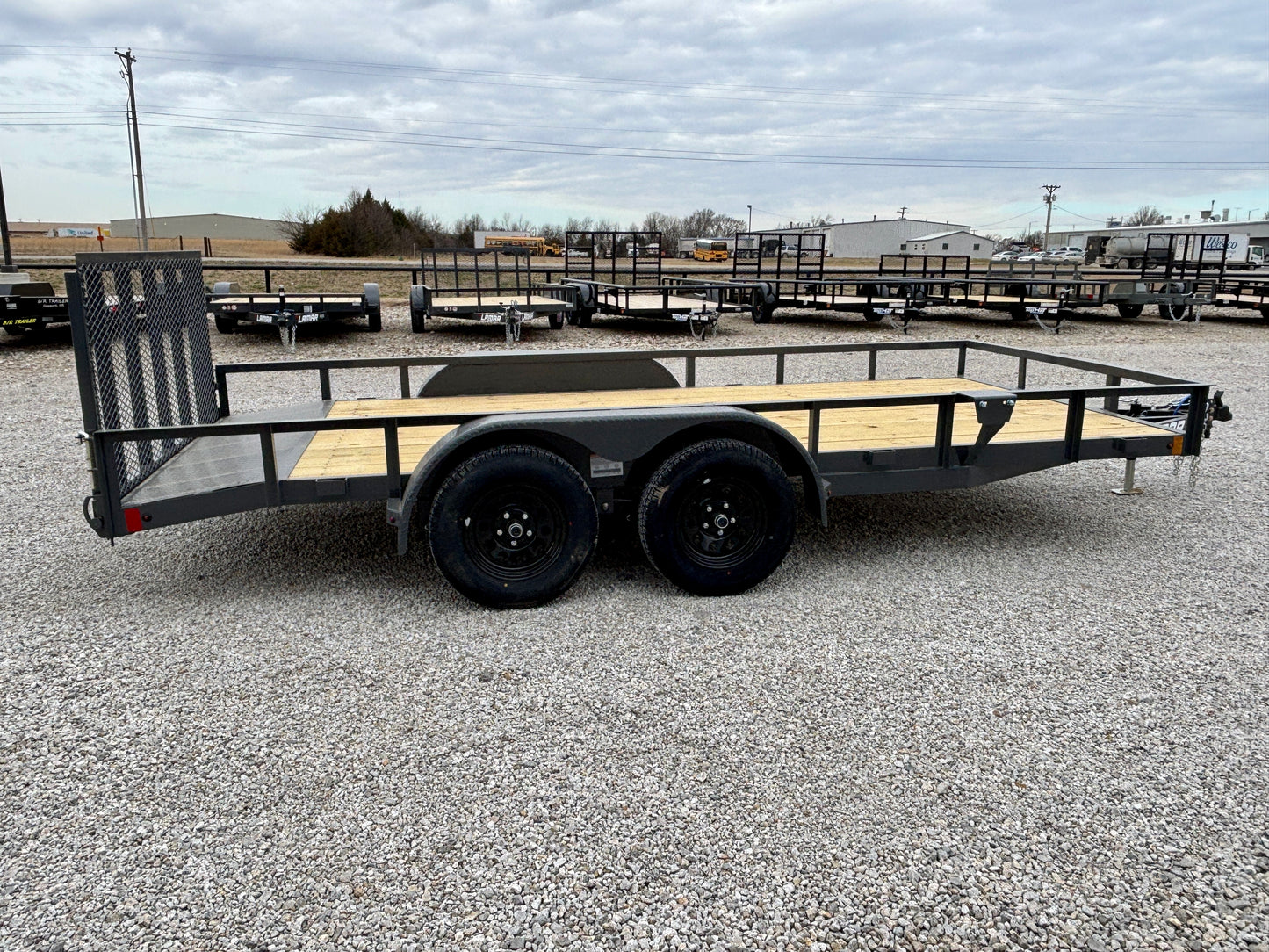 2026 Lamar 83" x 16' Utility Trailer