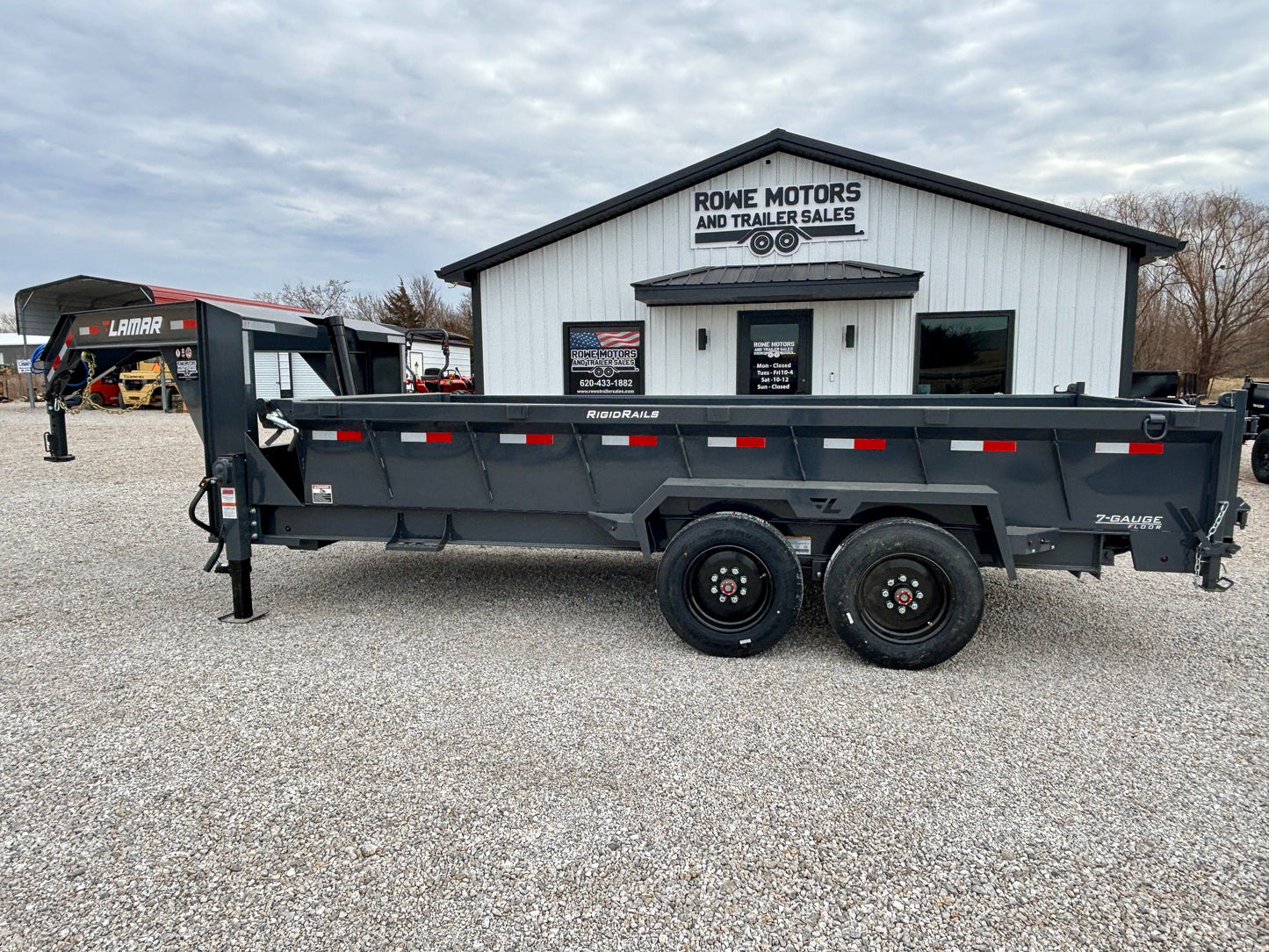 2026 Lamar 16' 16K Gooseneck Dump Trailer