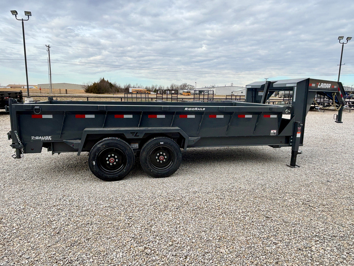 2026 Lamar 16' 16K Gooseneck Dump Trailer
