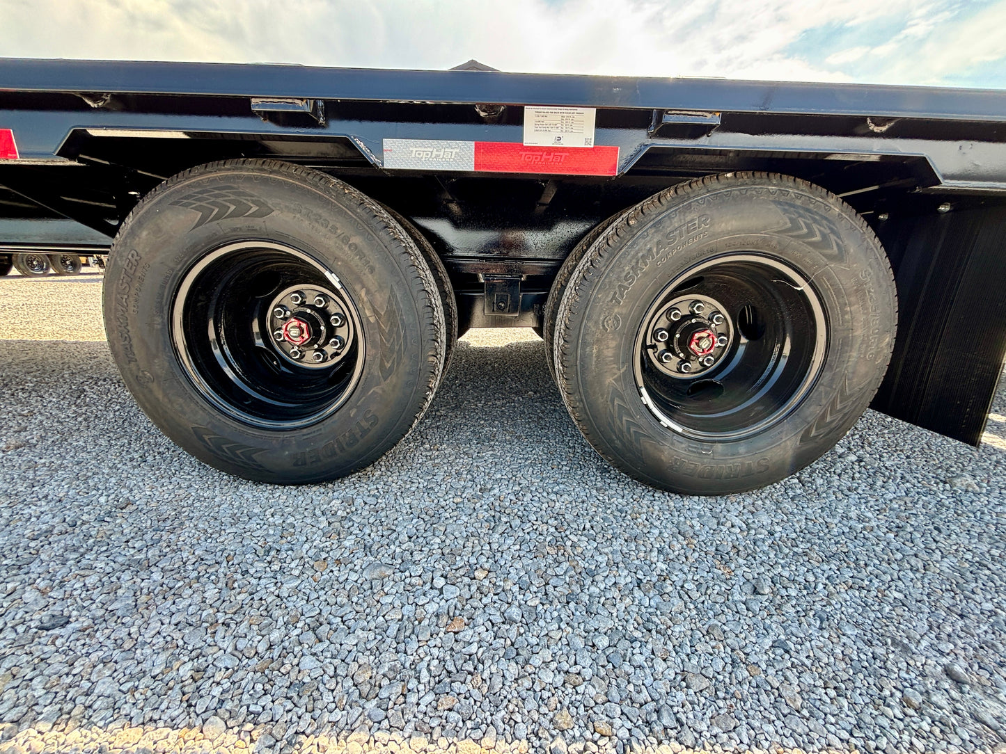 2026 Top Hat 30' 24K Gooseneck Flatbed Trailer