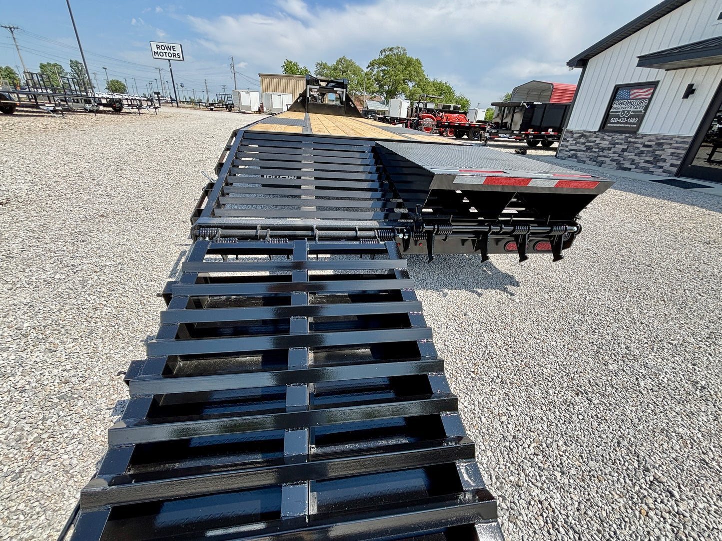 2026 Top Hat 30' 24K Gooseneck Flatbed Trailer
