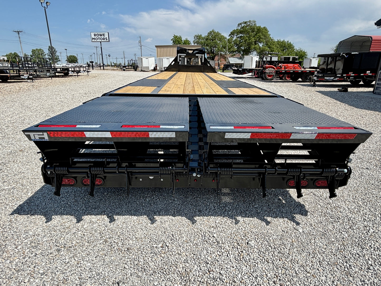 2026 Top Hat 30' 24K Gooseneck Flatbed Trailer