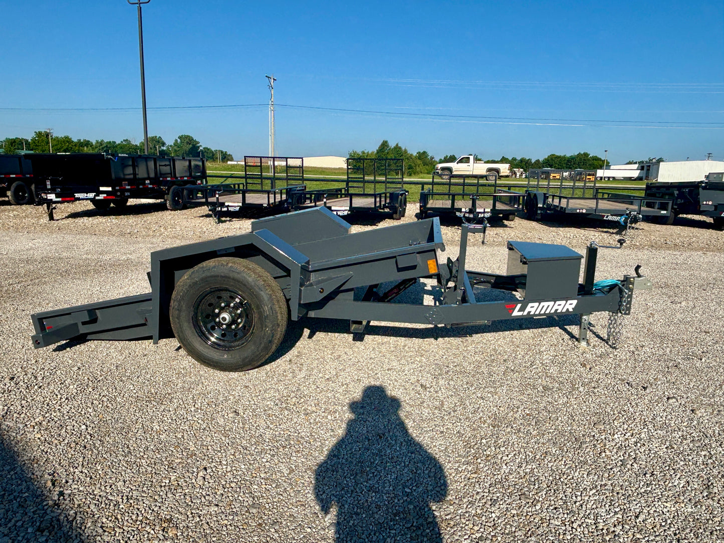 2026 Lamar 59" x 10' 7K Scissor Tilt Trailer