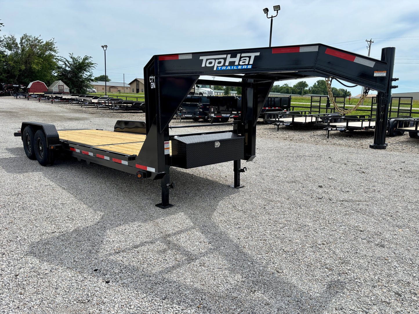 2026 Top Hat 22' 14K Gooseneck Tilt Trailer