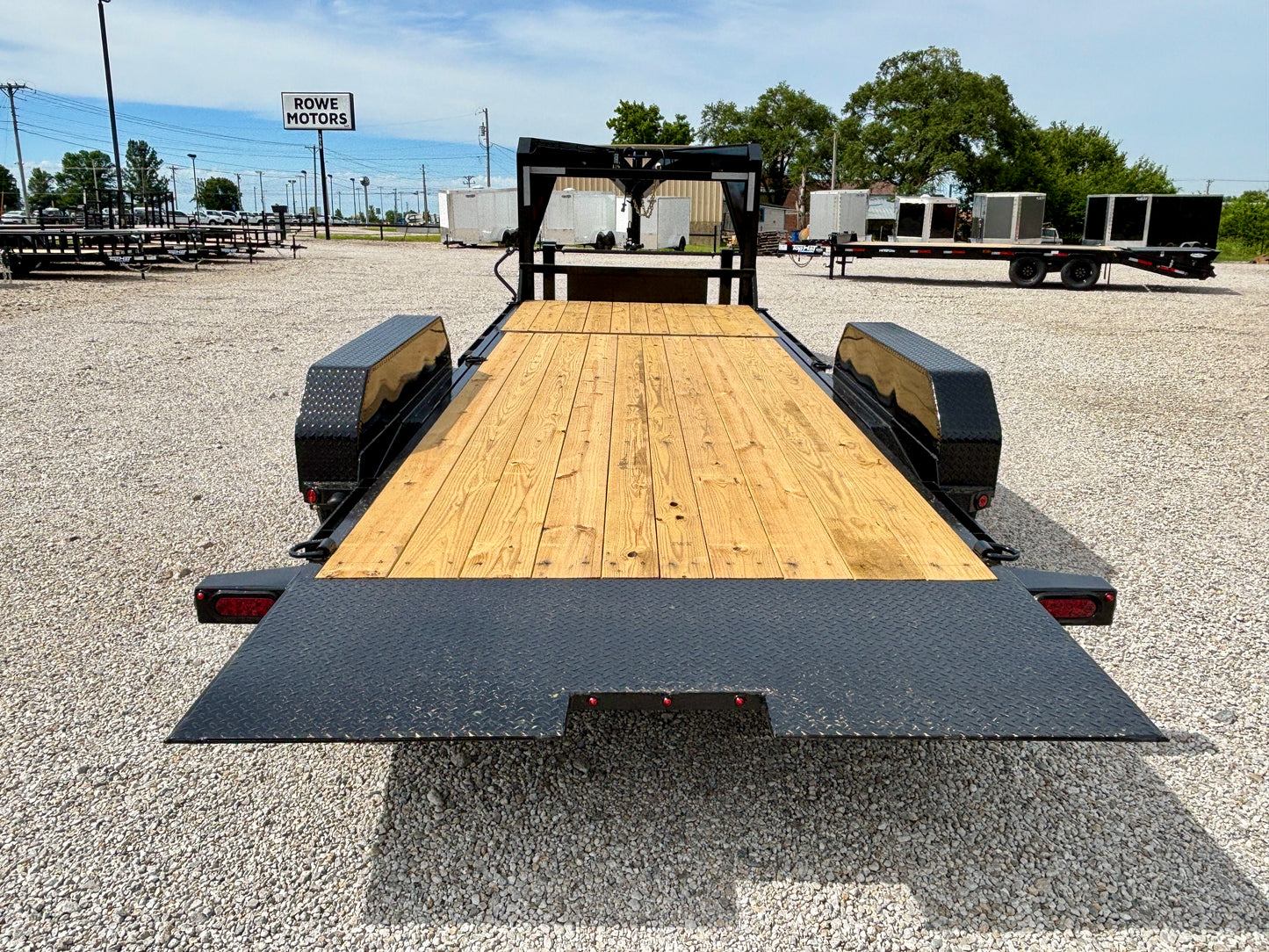 2026 Top Hat 22' 14K Gooseneck Tilt Trailer