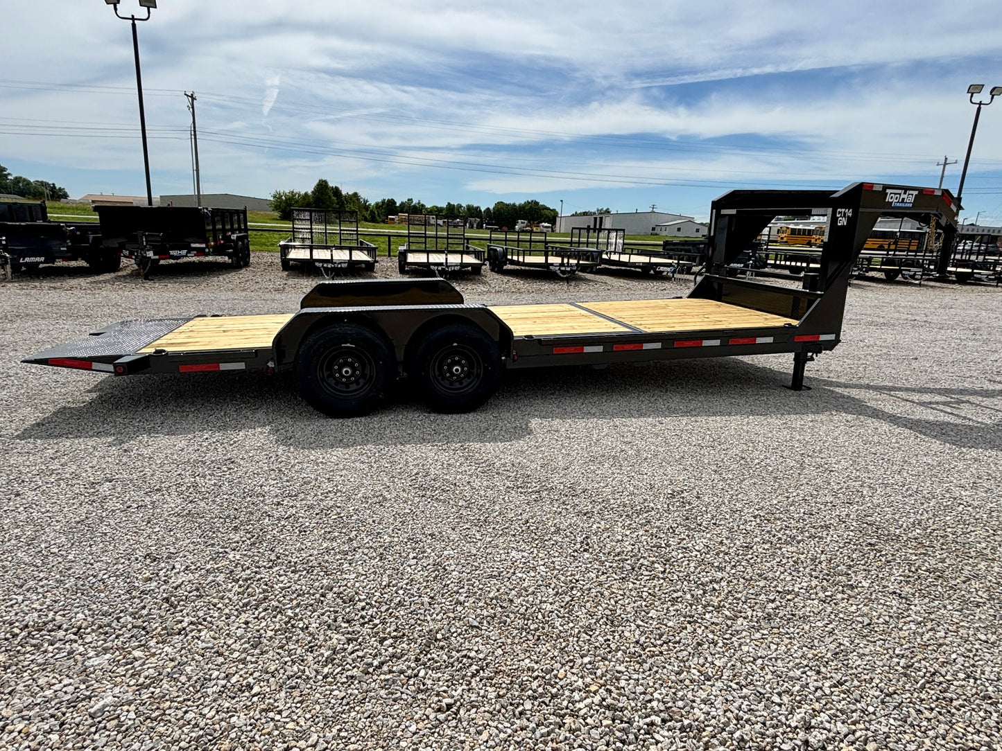 2026 Top Hat 22' 14K Gooseneck Tilt Trailer