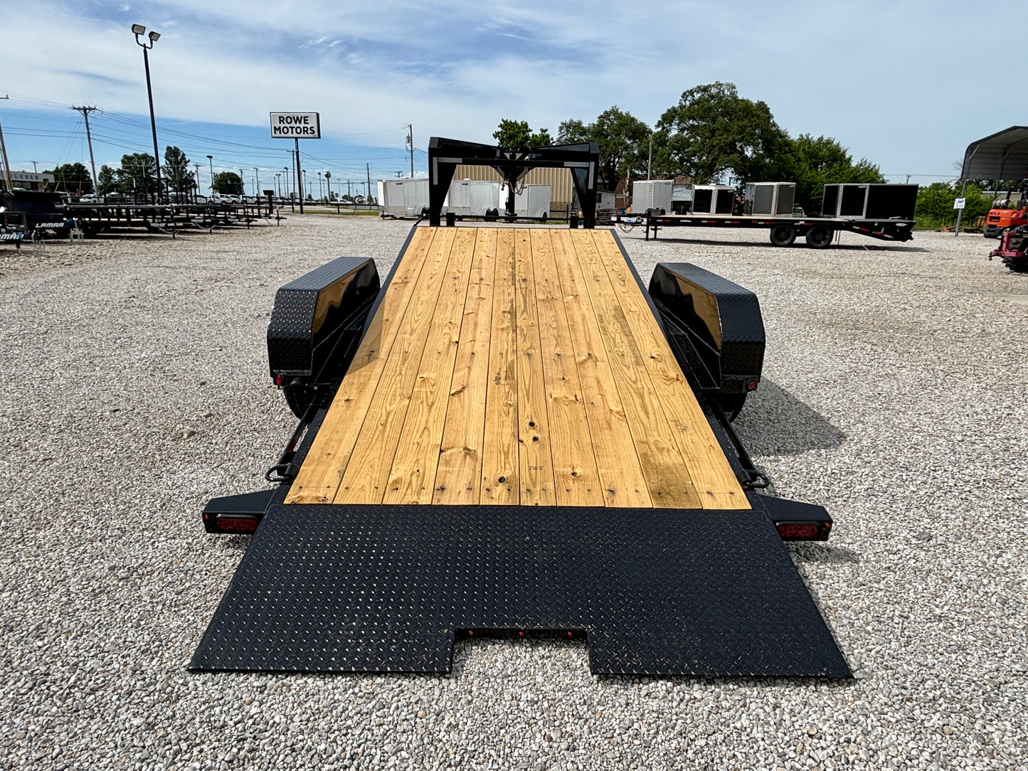 2026 Top Hat 22' 14K Gooseneck Tilt Trailer