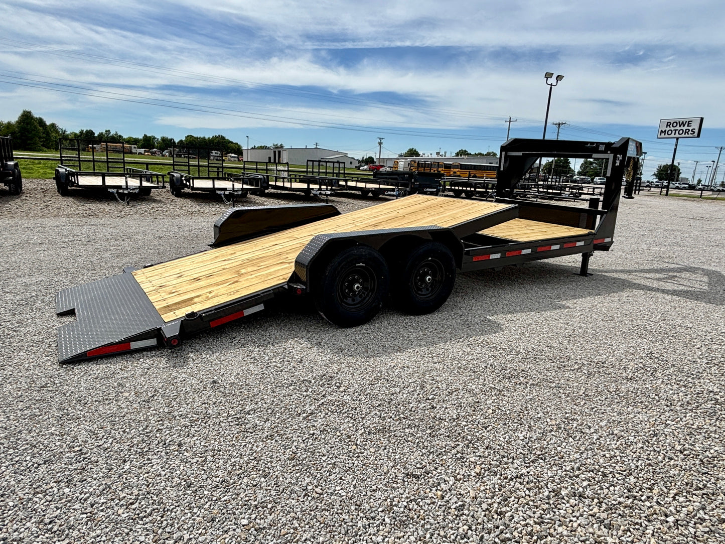2026 Top Hat 22' 14K Gooseneck Tilt Trailer