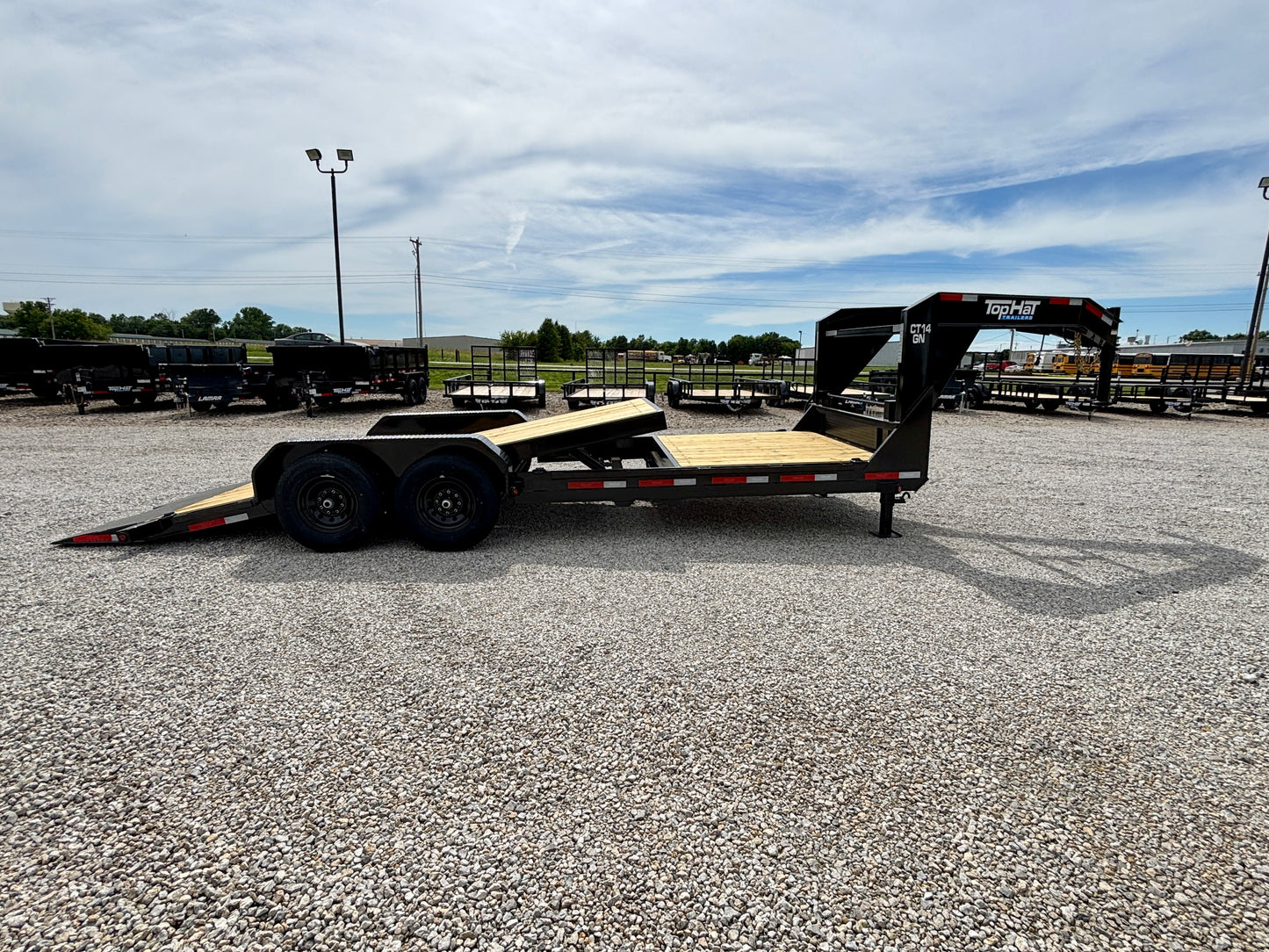 2026 Top Hat 22' 14K Gooseneck Tilt Trailer