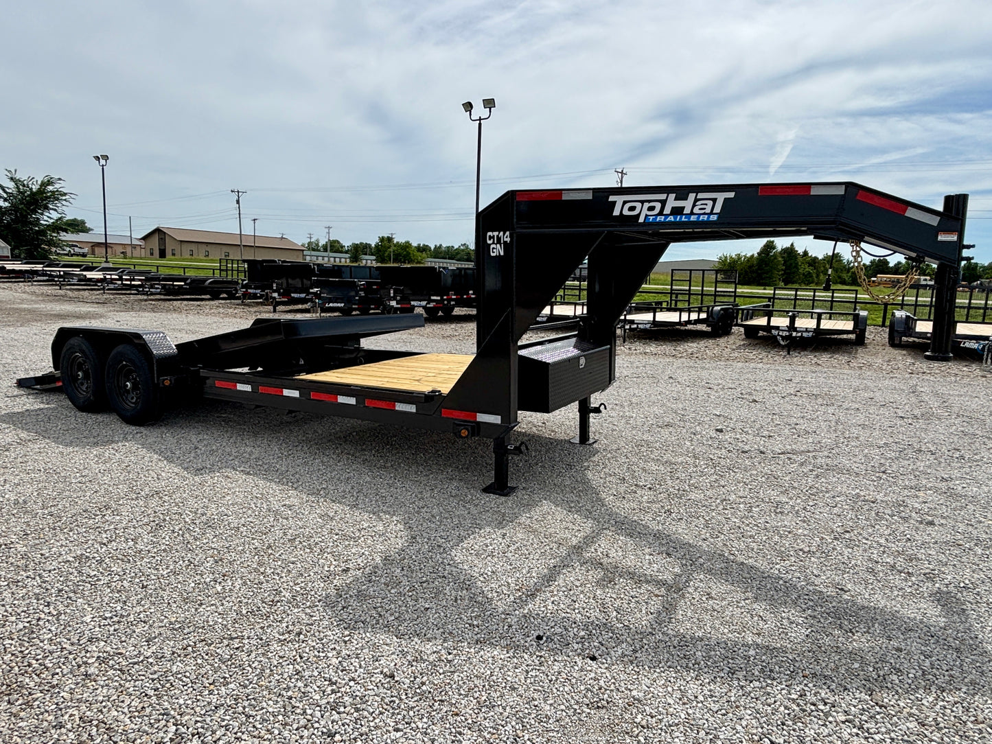 2026 Top Hat 22' 14K Gooseneck Tilt Trailer