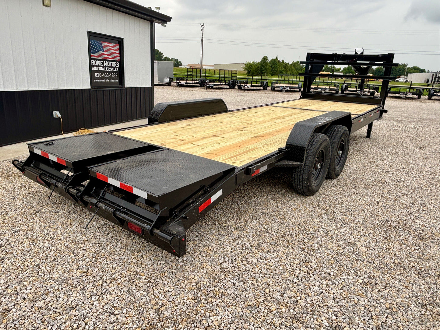 2026 B/R 24' 14K Gooseneck Equipment Trailer With Mega Ramps