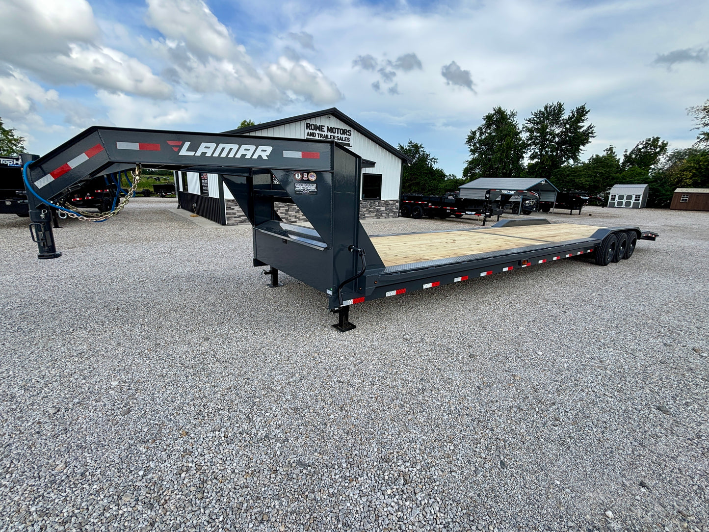 2027 Lamar 40' 21K Gooseneck 2 car Hauler / Equipment Trailer