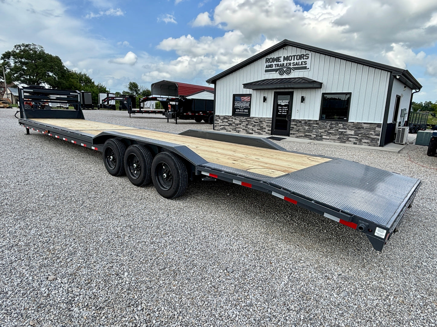 2027 Lamar 40' 21K Gooseneck 2 car Hauler / Equipment Trailer