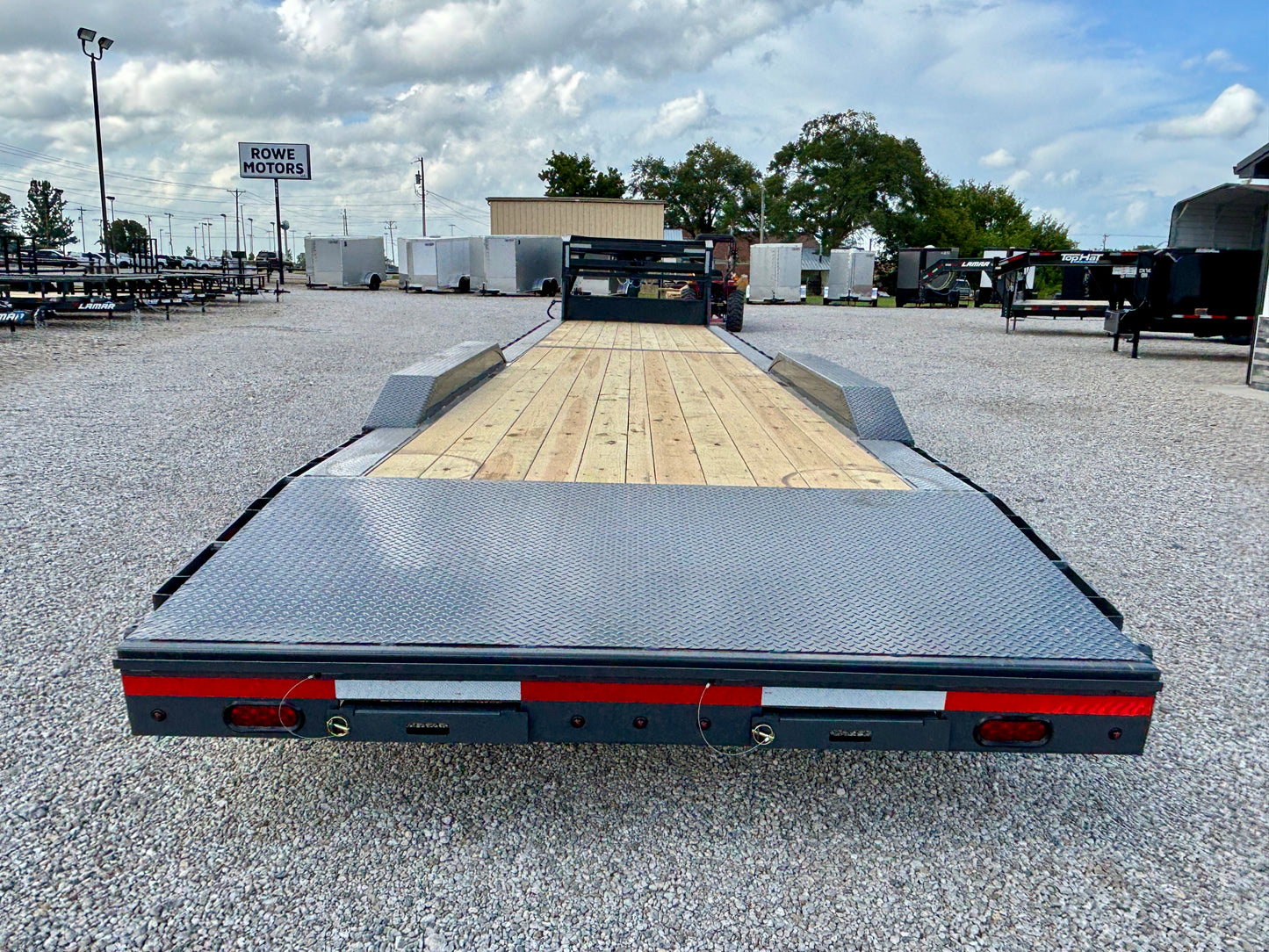 2027 Lamar 40' 21K Gooseneck 2 car Hauler / Equipment Trailer