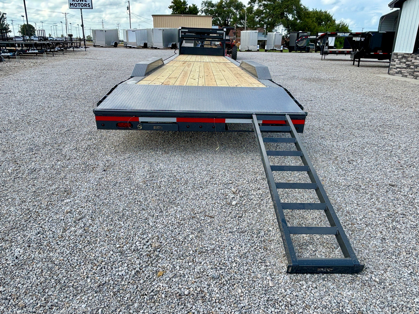 2027 Lamar 40' 21K Gooseneck 2 car Hauler / Equipment Trailer