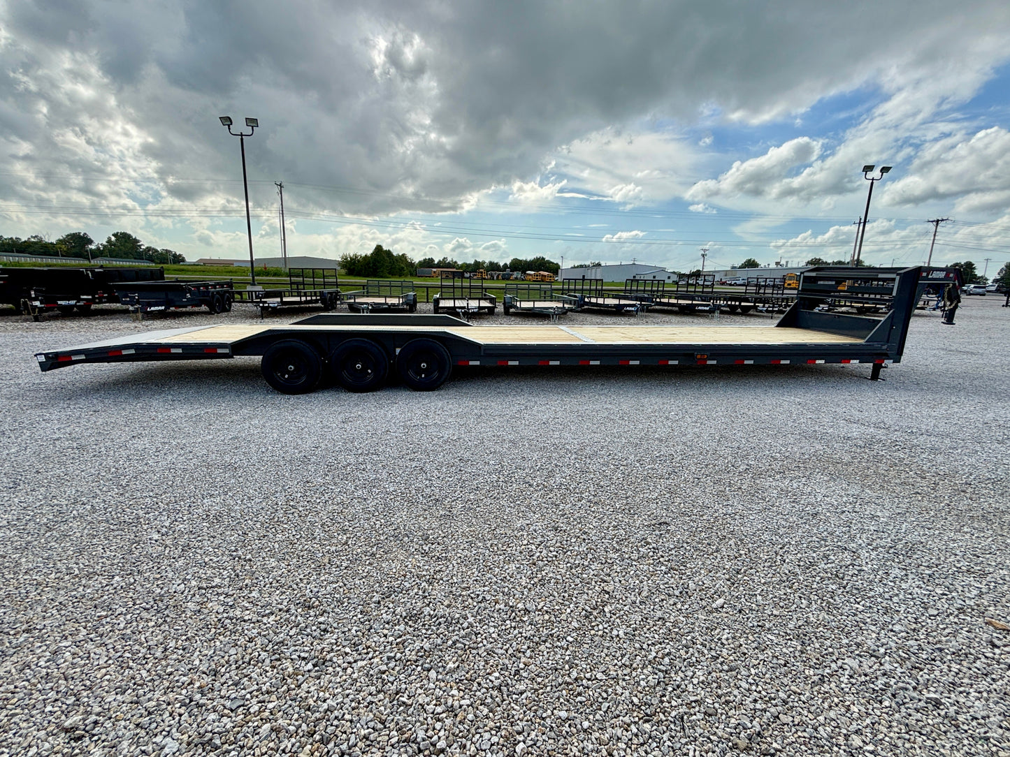 2027 Lamar 40' 21K Gooseneck 2 car Hauler / Equipment Trailer
