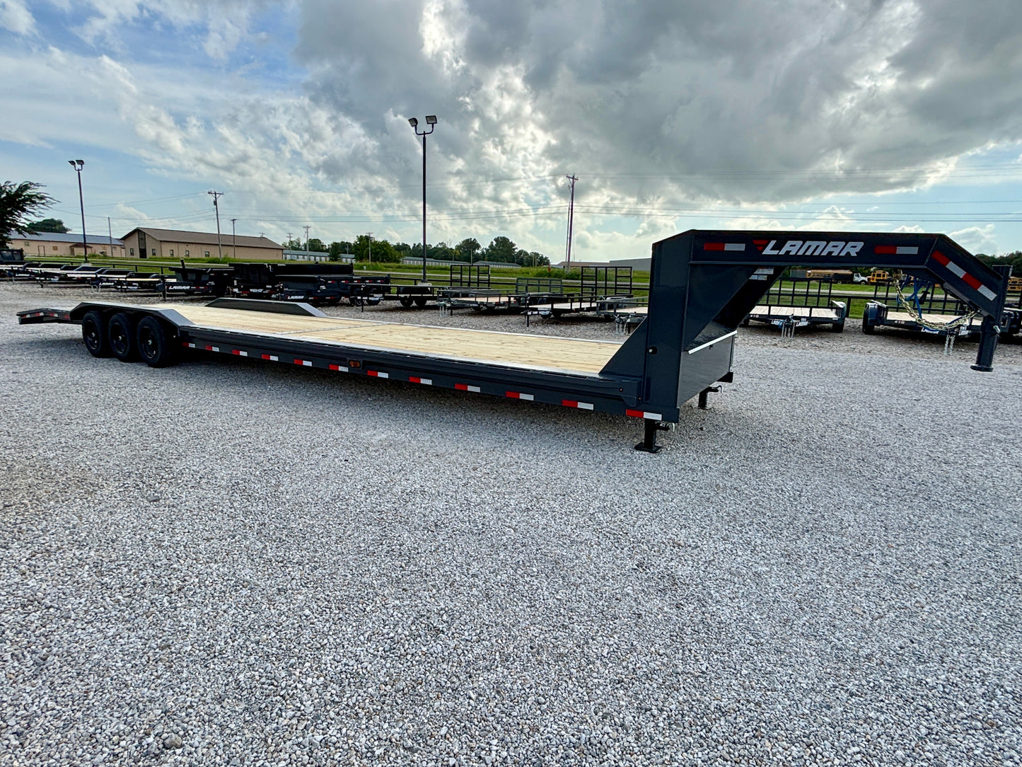 2027 Lamar 40' 21K Gooseneck 2 car Hauler / Equipment Trailer